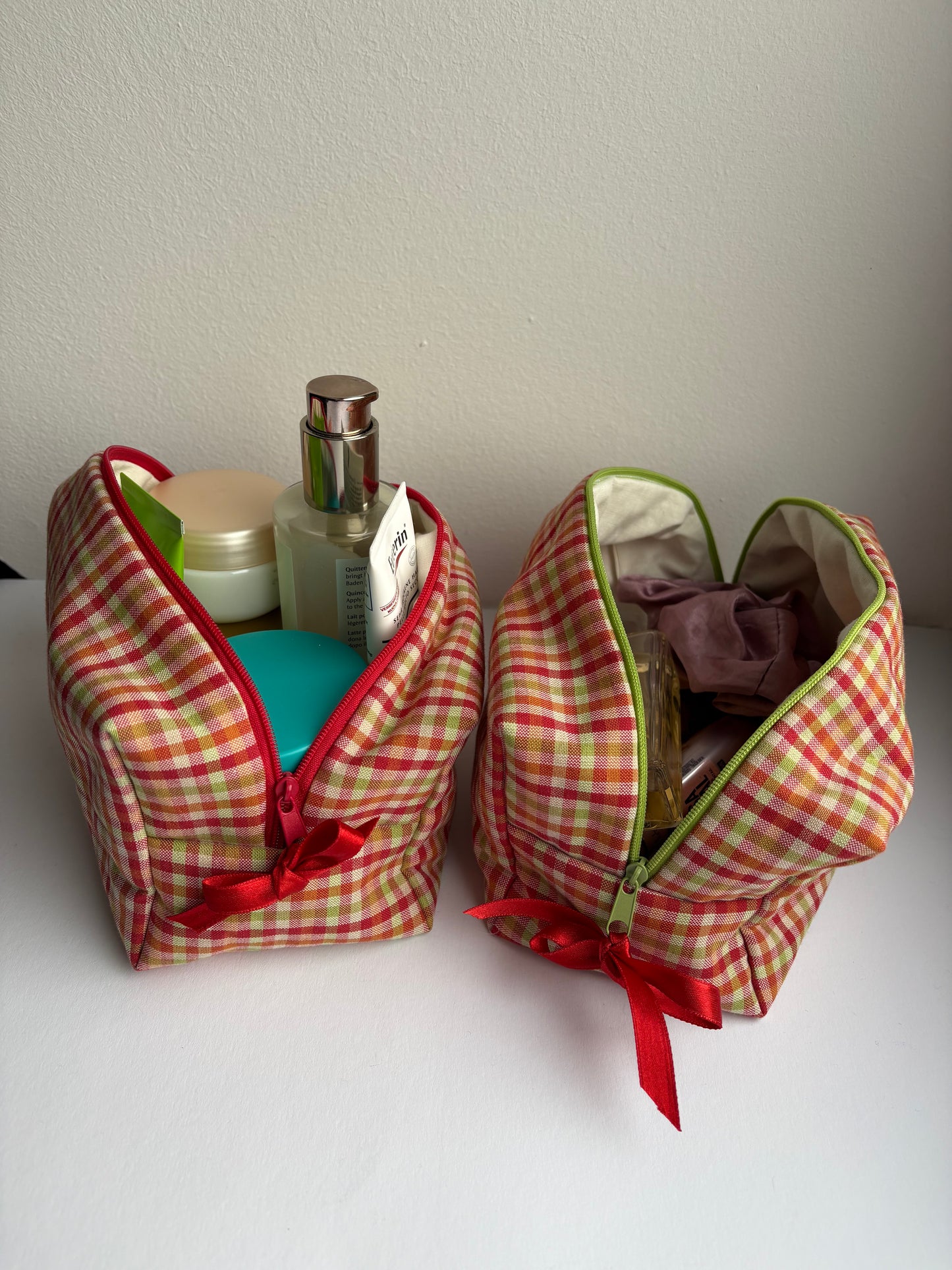 „Cozy Cabin“ Stofftaschen